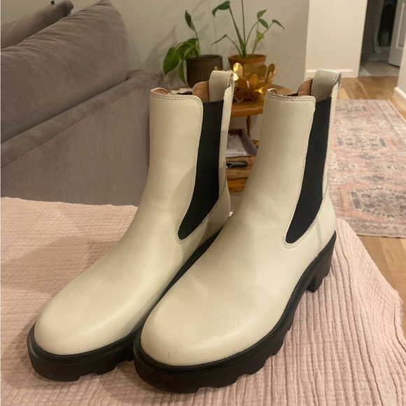 SOLD - Madewell Wyckoff Chelsea Lugsole Boots - Picture 4 of 8